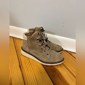 Dr Scholls Women's taupe lace up high top (slight wedge)sneakers